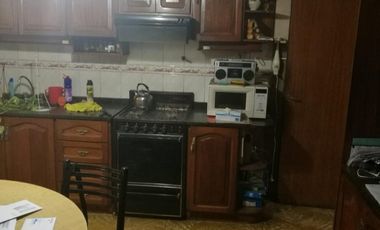 Casa en venta - 2 Dormitorios 1 Baño - 300Mts2 - Lomas de Zamora
