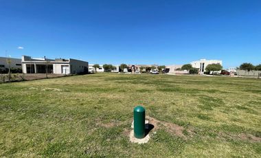 Lote en venta en barrio San Ramiro, Pilar del Este
