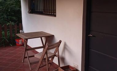 Casa en venta - 2 Dormitorios 1 Baño - Cocheras - 300Mts2 - Etcheverry, La Plata