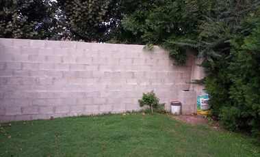 Casa en venta - 2 Dormitorios 1 Baño - Cocheras - 300Mts2 - Etcheverry, La Plata