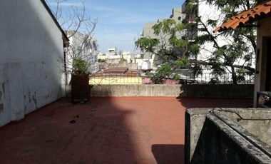 CASA CON LOCAL GARAGE Y TERRAZA!! RESERVADO
