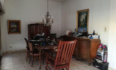 CASA CON LOCAL GARAGE Y TERRAZA!! RESERVADO