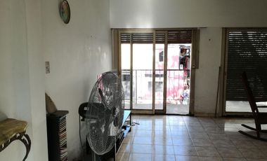 CASA CON LOCAL GARAGE Y TERRAZA!! RESERVADO