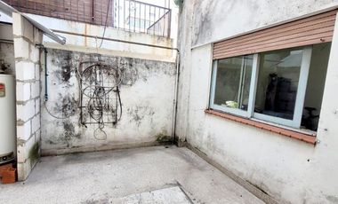 CASA CON LOCAL GARAGE Y TERRAZA!! RESERVADO