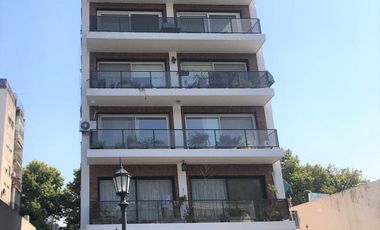DEPARTAMENTO - VENTA CENTRO DE SAN ISIDRO 4 AMB. COCHERA Y PILETA