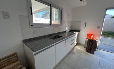 PH a estrenar, 3 ambientes, con cochera y patio