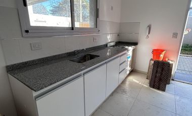 PH a estrenar, 3 ambientes, con cochera y patio