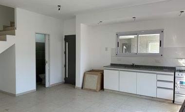 PH a estrenar, 3 ambientes, con cochera y patio