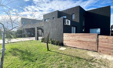 Venta Casa San Sebastián / Al Lago - Área 8