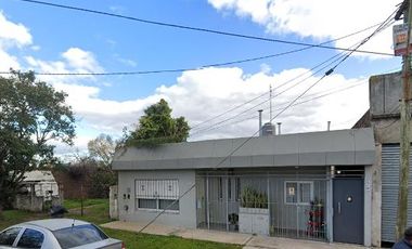 Casa en venta - 3 Dormitorios 1 Baño - 120Mts2 - Morón