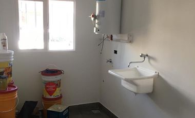 Casa en venta - 3 Dormitorios 1 Baño - 120Mts2 - Morón