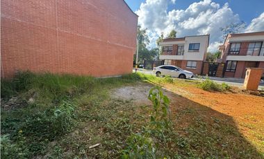 SE VENDE LOTE EN LA  CEJA UNIDAD ABIERTA CERCA AL VIVA 104 m2