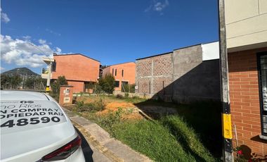 SE VENDE LOTE EN LA  CEJA UNIDAD ABIERTA CERCA AL VIVA 104 m2
