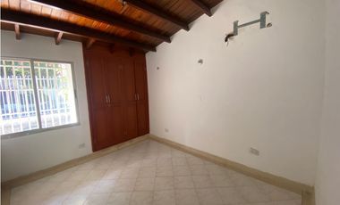 SE VENDE AMPLIA CASA EN EL BARRIO EL JARDIN, SANTA MARTA