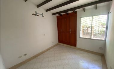 SE VENDE AMPLIA CASA EN EL BARRIO EL JARDIN, SANTA MARTA
