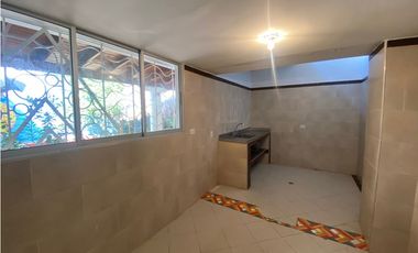 SE VENDE AMPLIA CASA EN EL BARRIO EL JARDIN, SANTA MARTA