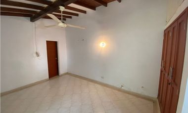 SE VENDE AMPLIA CASA EN EL BARRIO EL JARDIN, SANTA MARTA