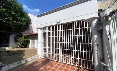 SE VENDE AMPLIA CASA EN EL BARRIO EL JARDIN, SANTA MARTA