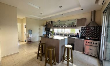 Casa 5 ambientes en Venta en Barrio Puertos del Lago, Araucarias GBA Norte