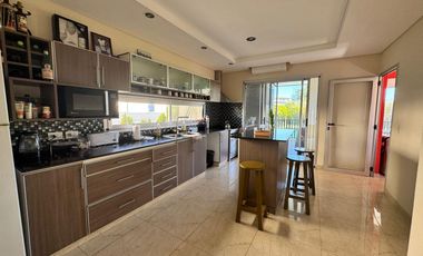 Casa 5 ambientes en Venta en Barrio Puertos del Lago, Araucarias GBA Norte