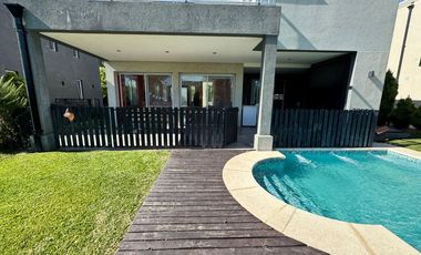 Casa 5 ambientes en Venta en Barrio Puertos del Lago, Araucarias GBA Norte