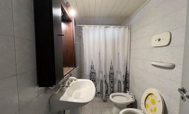 Casa de tres ambientes en Venta en Bernal