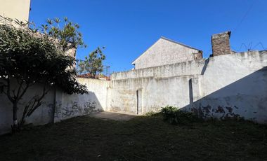 Casa de tres ambientes en Venta en Bernal