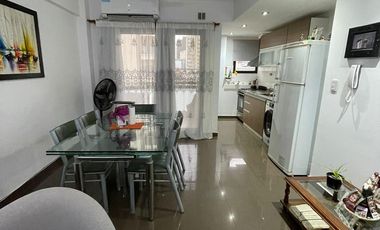 Departamento en  venta de 3 ambientes con balcón y espacio guardacoche- Wilde