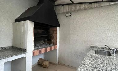 Departamento en  venta de 3 ambientes con balcón y espacio guardacoche- Wilde