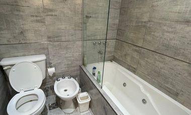 Departamento en  venta de 3 ambientes con balcón y espacio guardacoche- Wilde