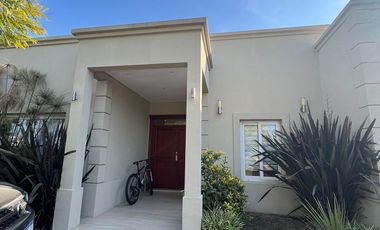 OPORTUNIDAD!!! Venta Casa 6 Amb en Alvear de Benavidez Tigre