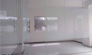 OFICINA EN GUAYABAL, PUNTO COMERCIAL