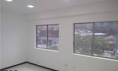 OFICINA EN GUAYABAL, PUNTO COMERCIAL