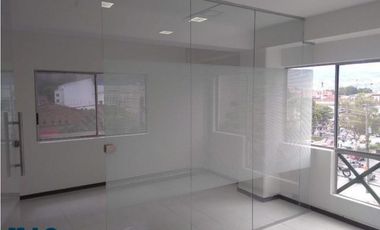 OFICINA EN GUAYABAL, PUNTO COMERCIAL