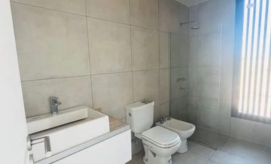 VENTA DE HERMOSO DUPLEX - 3 DORM - SOLARES DE MANANTIALES
