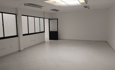 ARRIENDO CASA COMERCIAL EN LA CASTELLANA