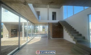 Casa en Puertos del Lago