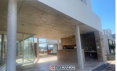 Casa en Puertos del Lago