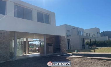 Casa en Puertos del Lago