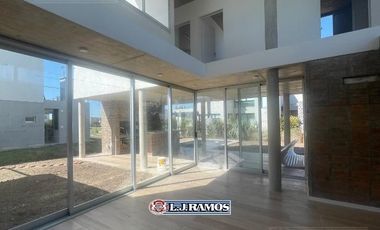 Casa en Puertos del Lago