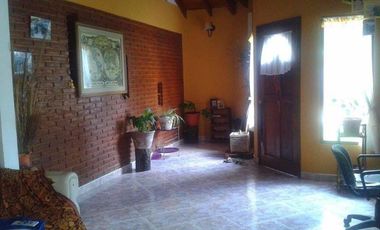 Casa en venta - 3 Dormitorios 2 Baños - Cochera - 180Mts2 - San Bernardo