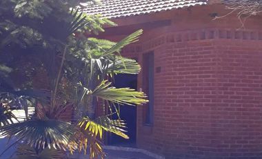 Casa en venta - 3 Dormitorios 2 Baños - Cochera - 180Mts2 - San Bernardo