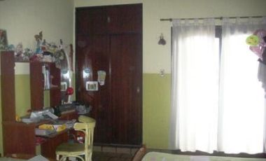 Casa en venta - 3 Dormitorios 2 Baños - Cochera - 180Mts2 - San Bernardo