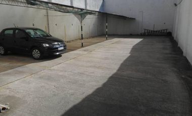 VENTA 8 COCHERAS 227M²  TOTAL  - M BUEN ESTADO A MTS. AV. S. MARTÍN