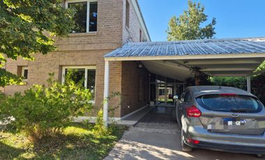Venta Casa 5 dorm.  B° Cerrado Villa Luisa, Neuquén Capital
