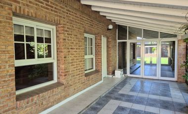 Venta Casa 5 dorm.  B° Cerrado Villa Luisa, Neuquén Capital