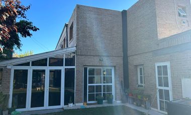Venta Casa 5 dorm.  B° Cerrado Villa Luisa, Neuquén Capital