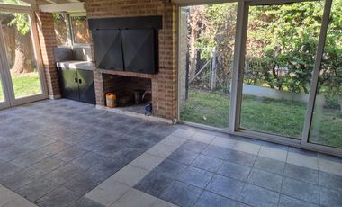 Venta Casa 5 dorm.  B° Cerrado Villa Luisa, Neuquén Capital