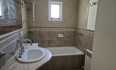 Venta Casa 5 dorm.  B° Cerrado Villa Luisa, Neuquén Capital