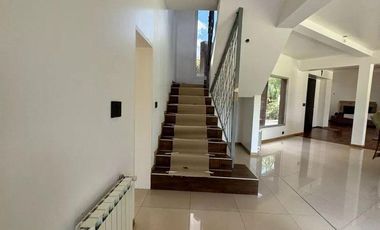 Casa en Venta en Cañuelas Country 4 dormitorios 4 baños con pileta